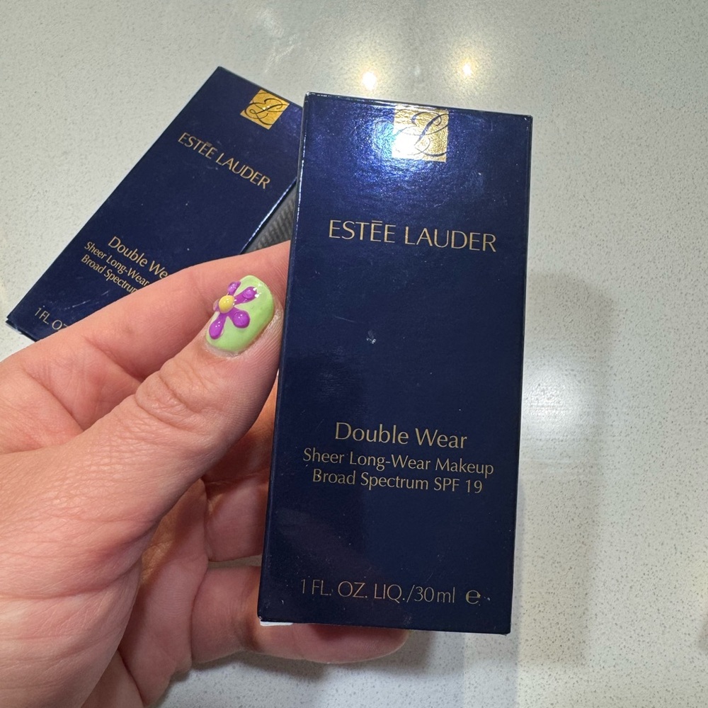 Estee Lauder Double Wear Sheer Long-Wear Makeup - 2N1